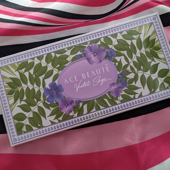 Ace beaute violet and sage palette - Picture 2 of 3